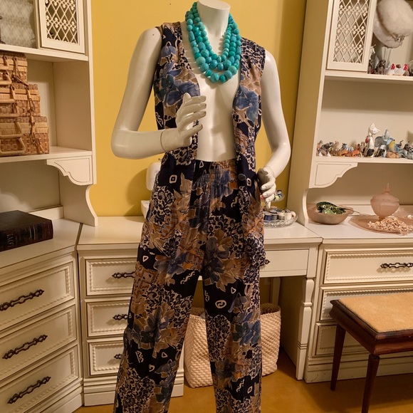 Vintage Paul Harris pant suit. - Picture 2 of 8